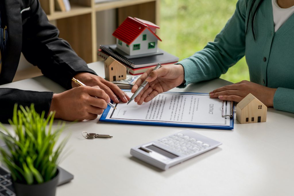 La elegibilidad se basa en la situación financiera y las necesidades de vivienda del hogar arrendatario.