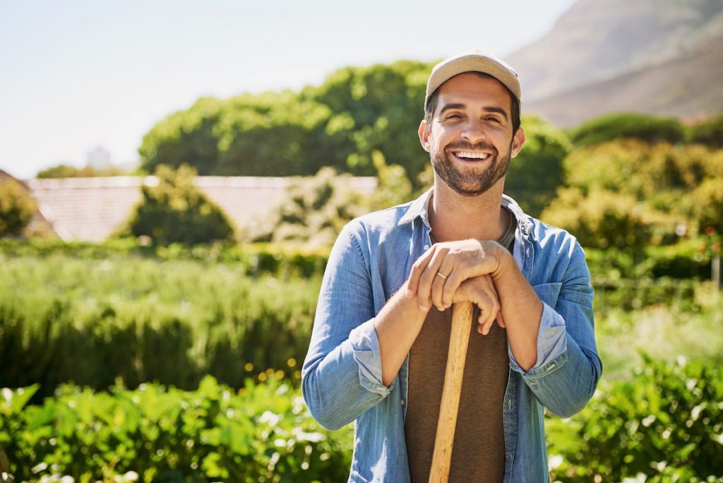 Si eres un trabajador agrícola migrante o estacional autorizado para trabajar en los Estados Unidos y tus ingresos son bajos o muy bajos, tienes el Programa Nacional de Empleo para Trabajadores Agrícolas.