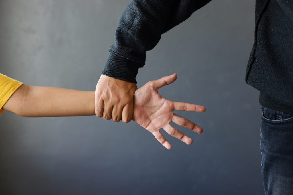 Si tienes sospechas de que la desaparición de tu hijo/a pudo haber sido por parte de un familiar, ten en cuenta las siguientes medidas.